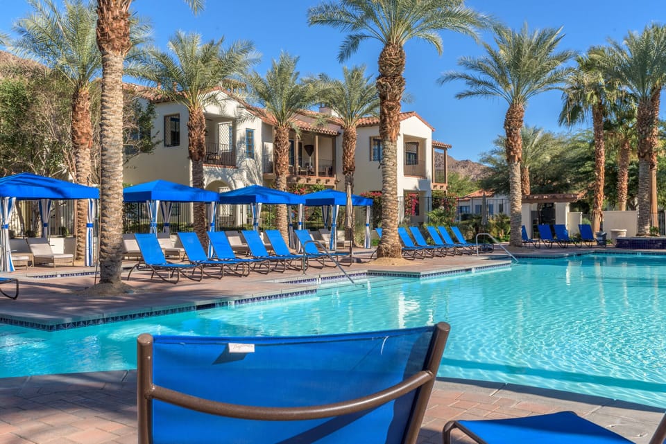 Resort Pool/Hot Tub/Cabana's 