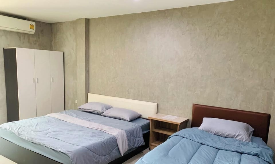 Standard Triple Room | Desk, laptop workspace, rollaway beds, free WiFi