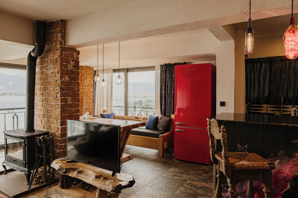 Exclusive Apartment | Minibar, in-room safe, laptop workspace, soundproofing