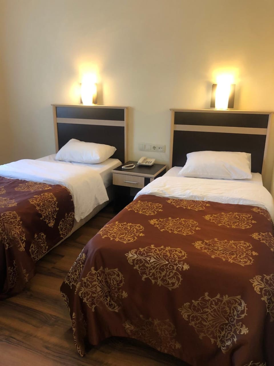 Twin Room, Pool View | Minibar, desk, laptop workspace, soundproofing