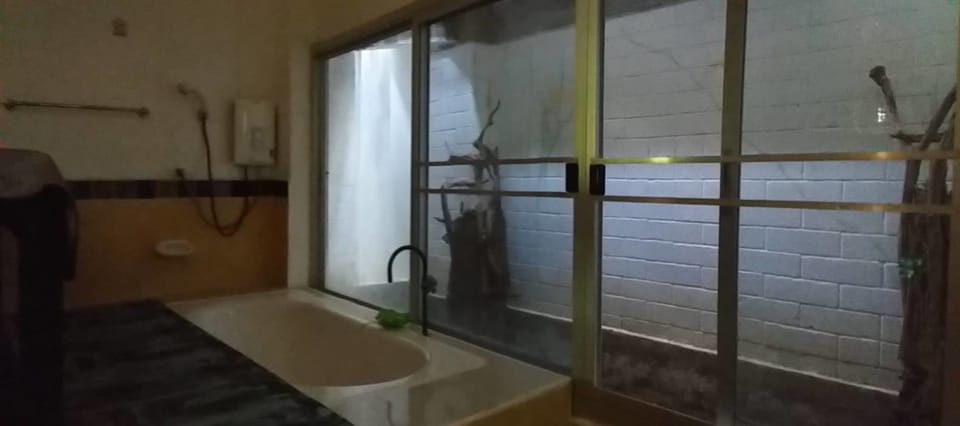 Kanda | Deep soaking bathtub