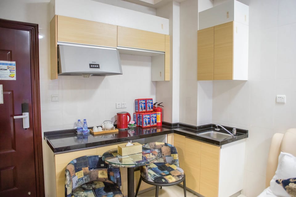 Business Triple Room | Individually decorated, individually furnished, desk, laptop workspace