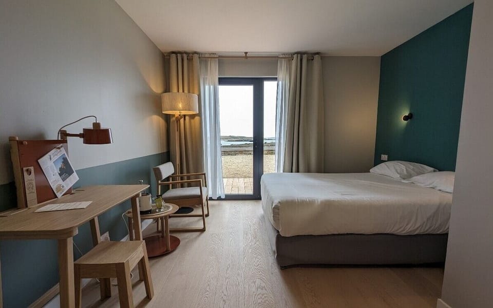 1 bedroom, premium bedding, desk, blackout drapes