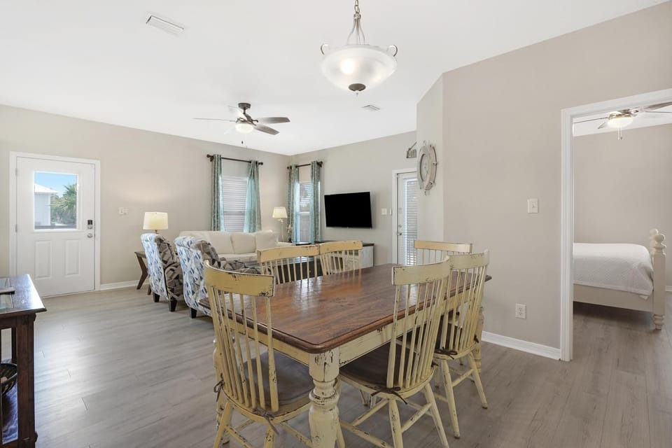 Cottage, 3 Bedrooms | Dining
