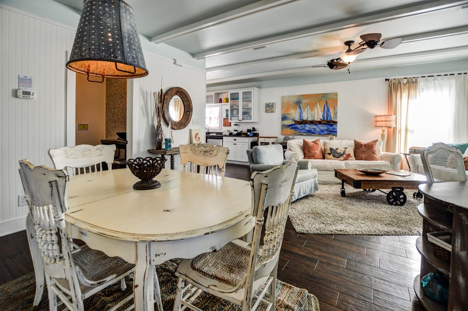 Cottage, 3 Bedrooms | Private kitchen | Coffee/tea maker, fridge, microwave, oven
