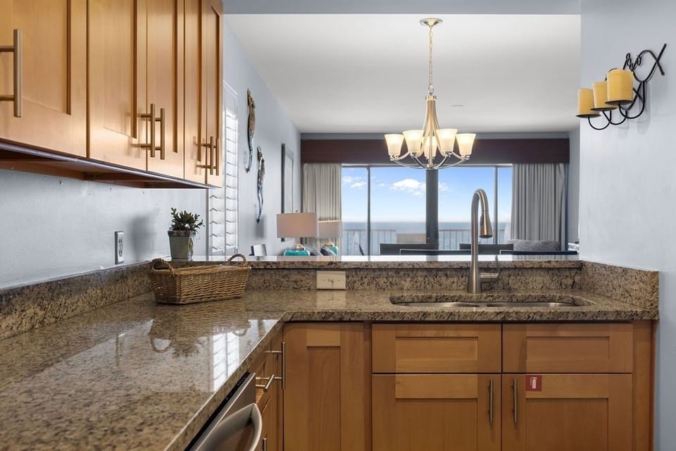 Condo, 3 Bedrooms | Private kitchen | Fridge, microwave, oven, dishwasher