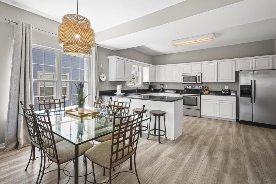 House, 4 Bedrooms | Dining