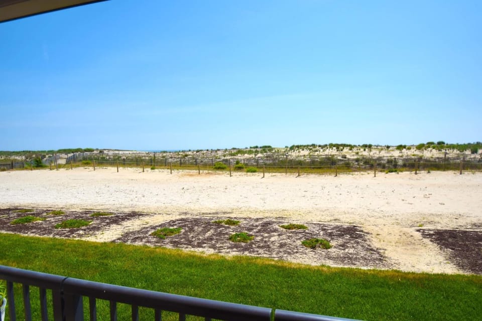 Condo, 1 Bedroom | Property grounds