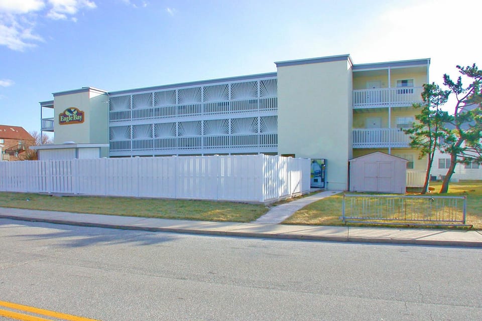 Condo, 2 Bedrooms | Exterior