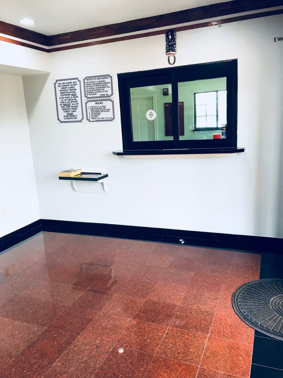 Check-in/check-out kiosk