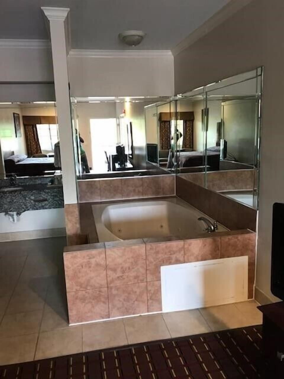 Grand Suite, 1 King Bed, Jetted Tub | Desk, iron/ironing board, free WiFi, bed sheets