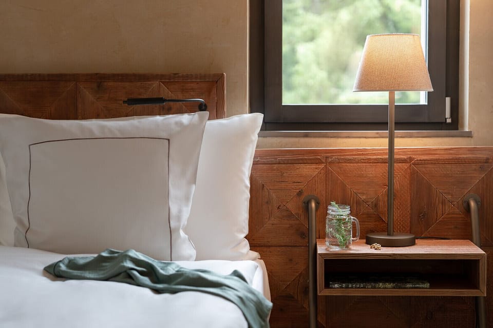Hypo-allergenic bedding, minibar, in-room safe, individually furnished
