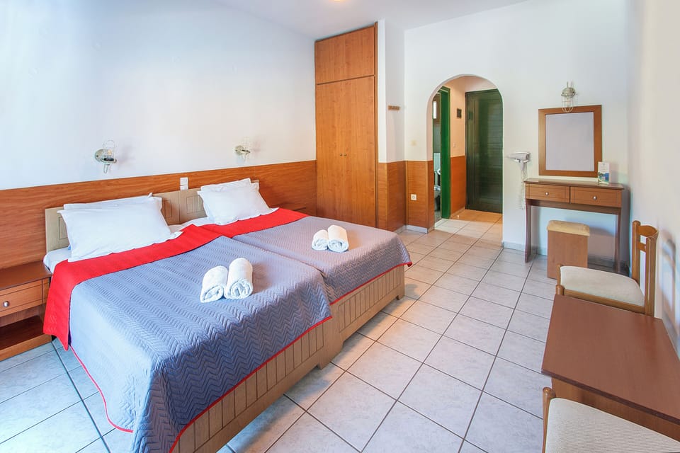 Studio with Pool View | Free cribs/infant beds, free WiFi, bed sheets