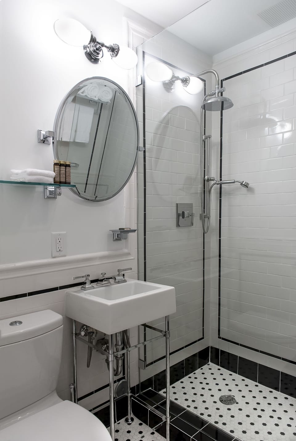 Combined shower/tub, free toiletries, hair dryer, bathrobes