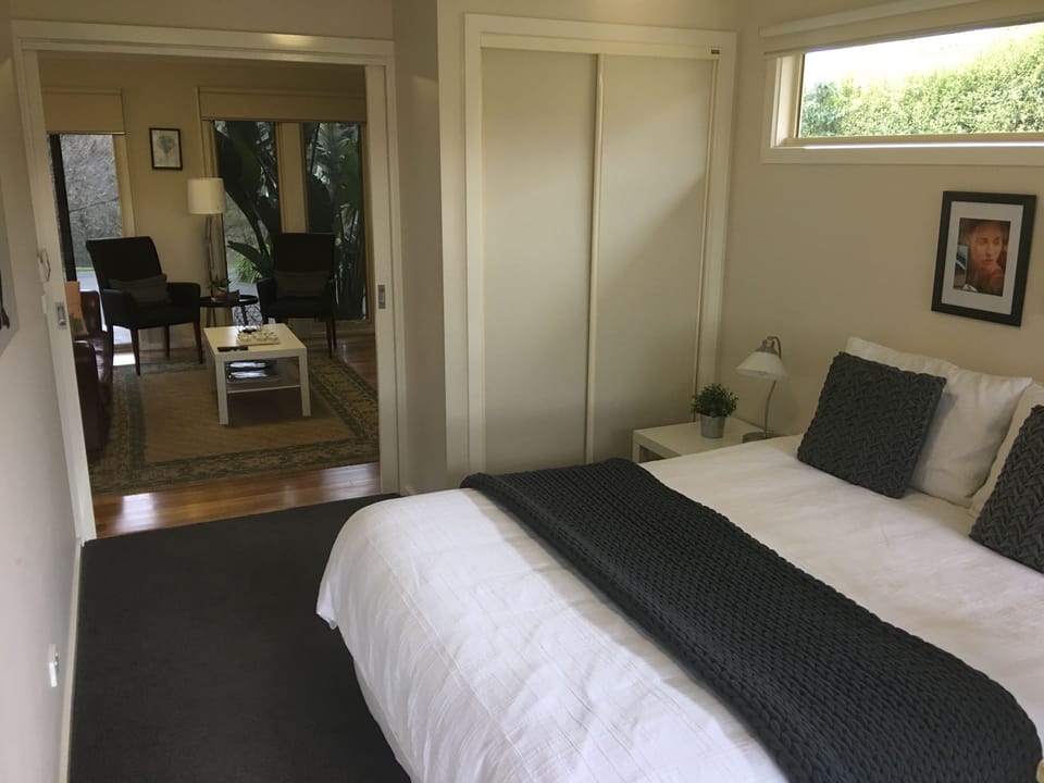 Apartment, 2 Bedrooms | Living area | TV, fireplace, Netflix