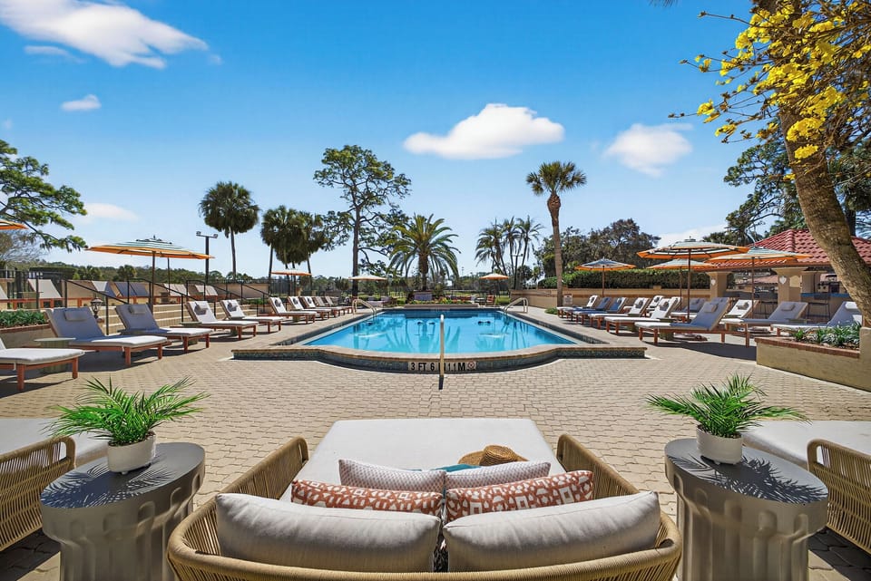 Outdoor pool, cabanas (surcharge)