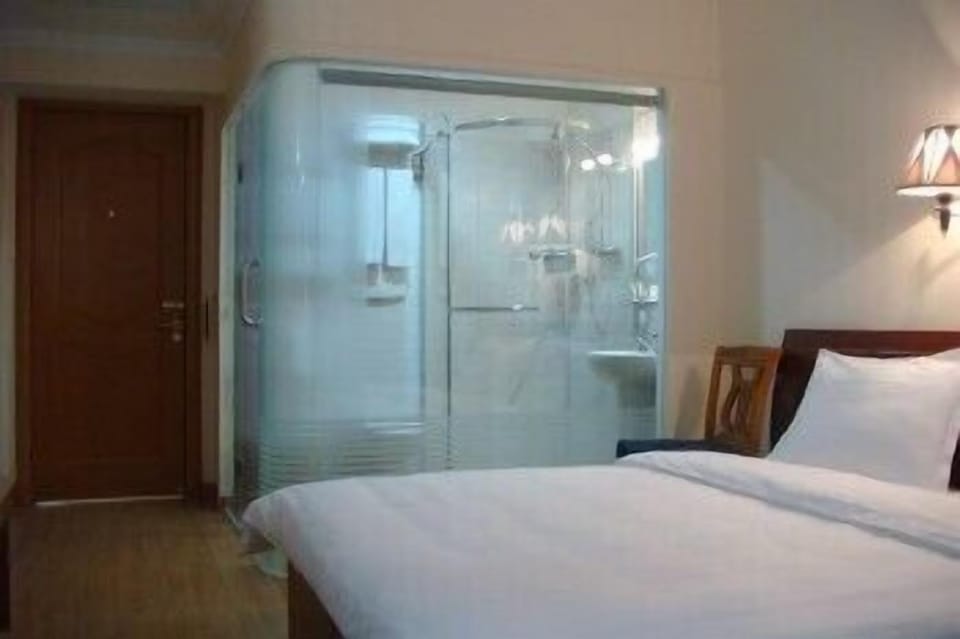 Minibar, in-room safe, iron/ironing board, cribs/infant beds