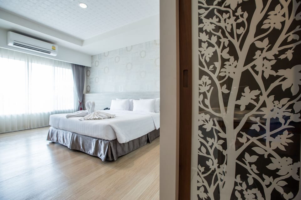 Grand Deluxe Room  | Desk, blackout drapes, rollaway beds, free WiFi