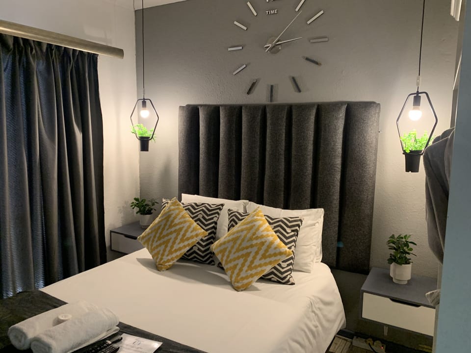 Deluxe Double Room, 1 Double Bed | 1 bedroom, blackout drapes, WiFi (free), individually decorated