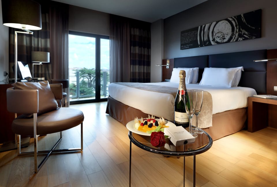 Premium bedding, minibar, in-room safe, desk
