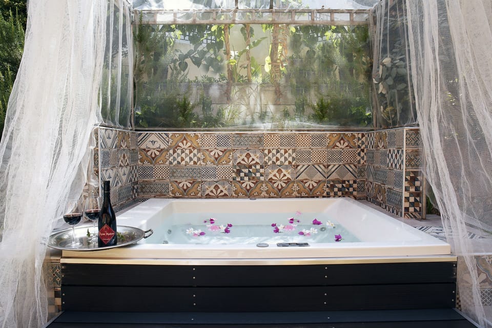 Comfort Double Room, Hot Tub, Garden View | Premium bedding, memory foam beds, minibar, individually decorated