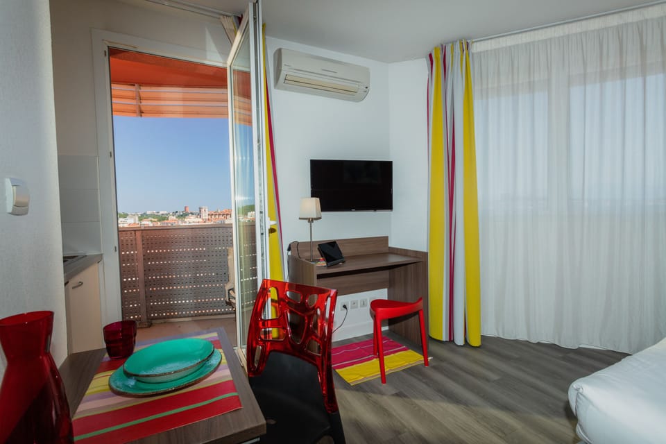 In-room business center