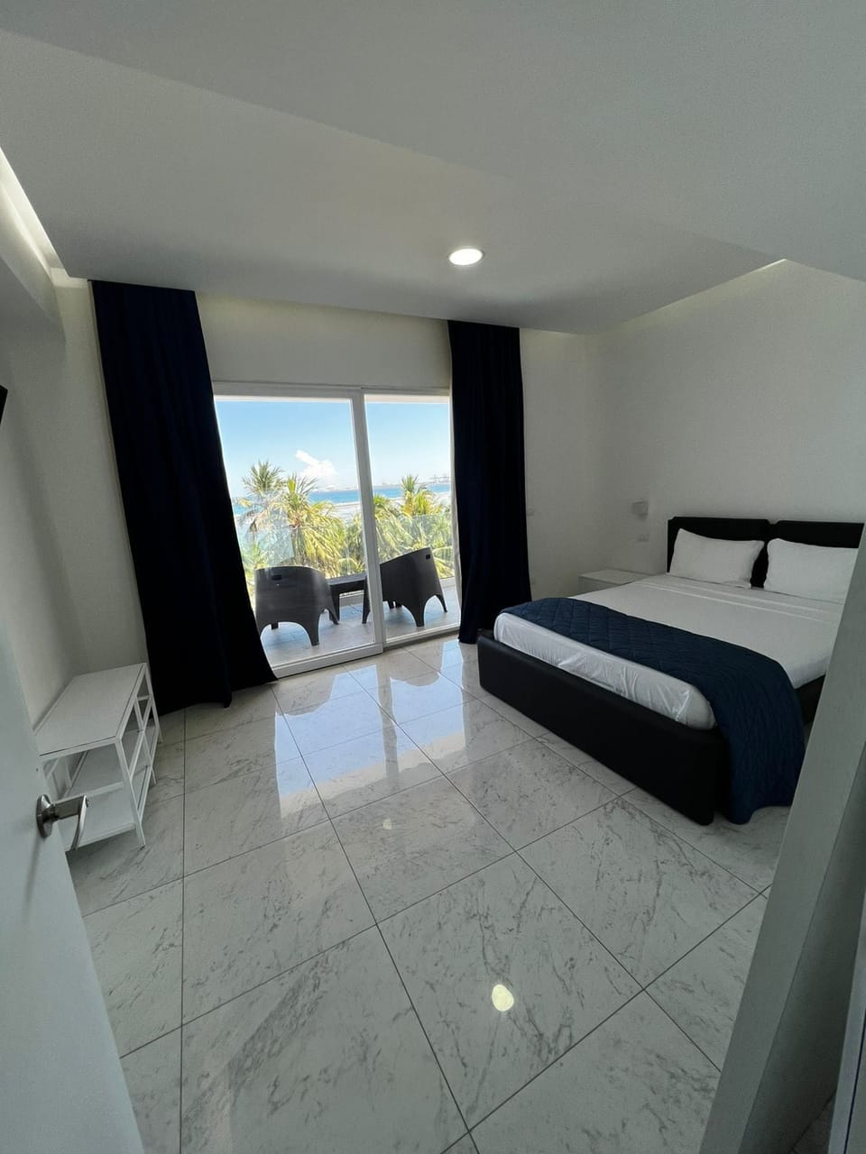 Deluxe Apartment, 1 Bedroom, Kitchen, Ocean View | 1 bedroom, Frette Italian sheets, premium bedding, Select Comfort beds