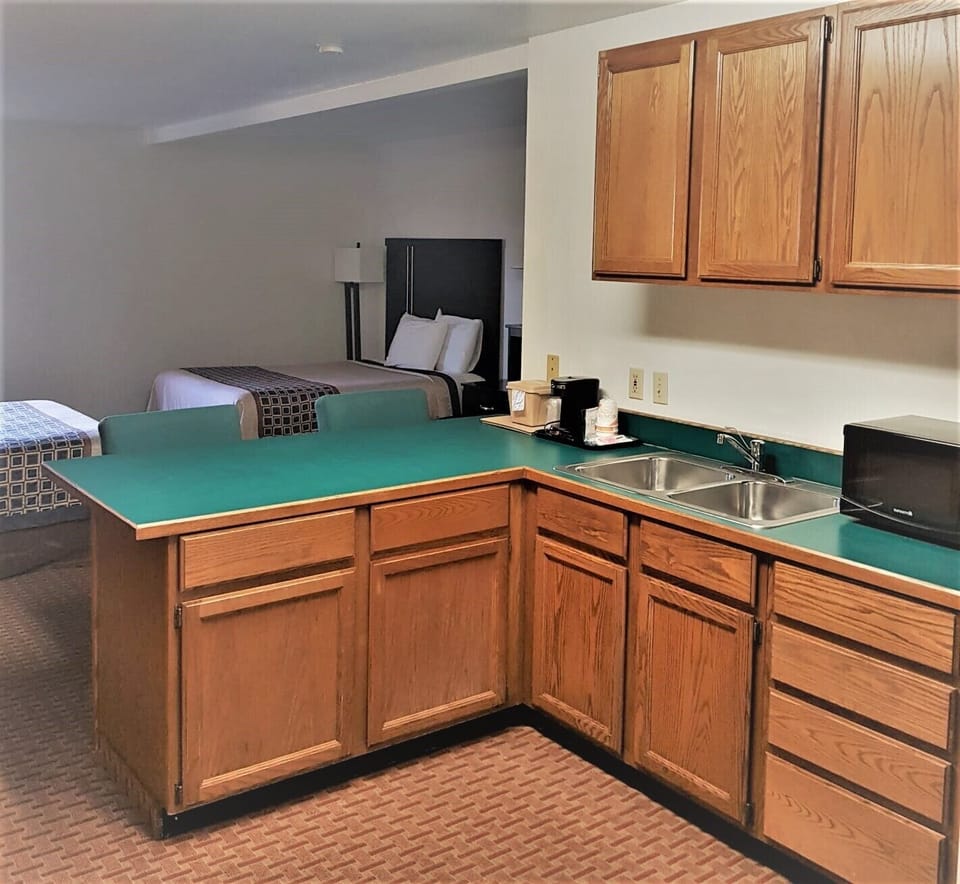 Standard Room, 2 Queen Beds, Non Smoking | Desk, iron/ironing board, rollaway beds (surcharge), WiFi (free)