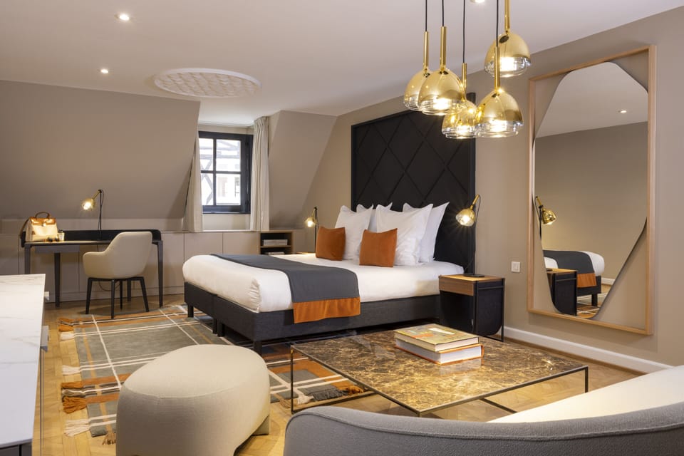 Suite | Minibar, in-room safe, individually decorated, individually furnished