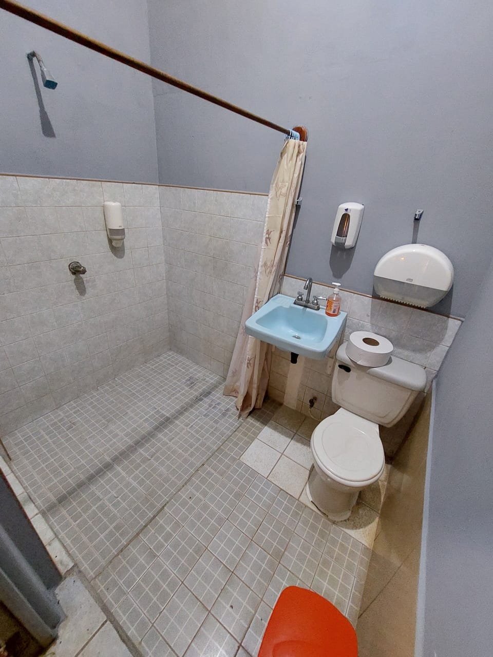 Family Room | Bathroom | Shower, towels
