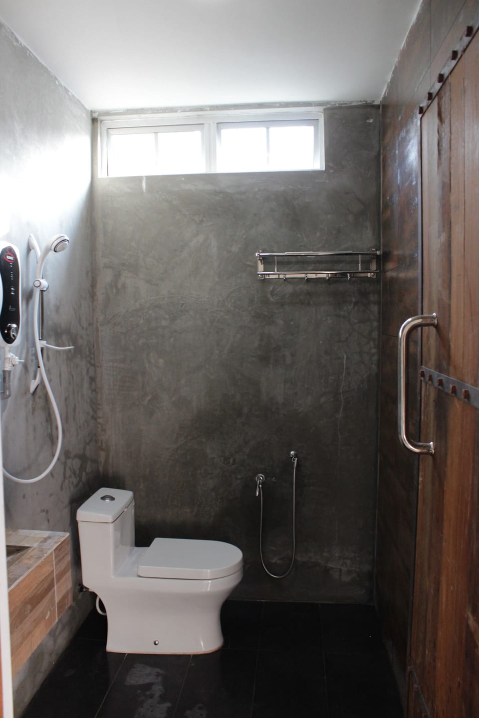 Luxury Cottage, Multiple Beds, Private Bathroom | Bathroom | Shower, free toiletries, hair dryer, towels