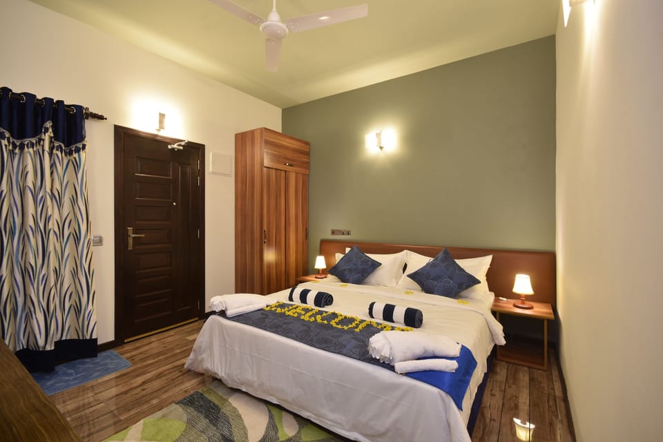 Superior Double Room, Private Bathroom, Garden Area | Premium bedding, minibar, in-room safe, desk