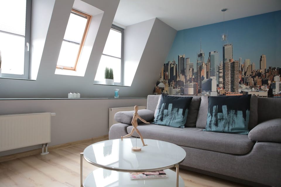 City Studio Suite | Living room | Flat-screen TV