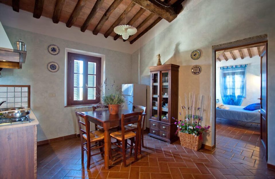 Apartment, 1 Bedroom, Ground Floor | Living area | 32-inch flat-screen TV with digital channels, TV