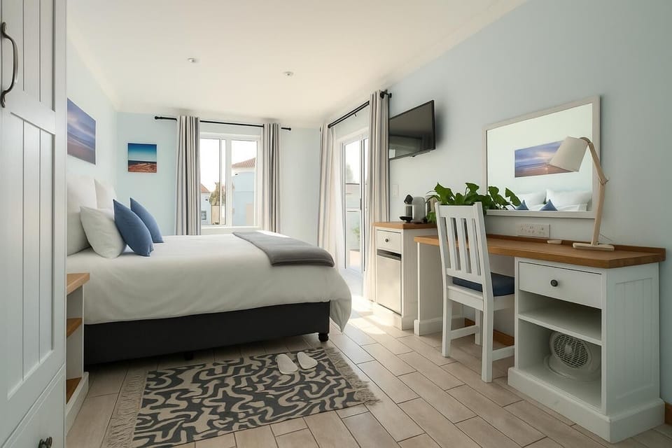Deluxe Double Room | Egyptian cotton sheets, premium bedding, minibar, in-room safe