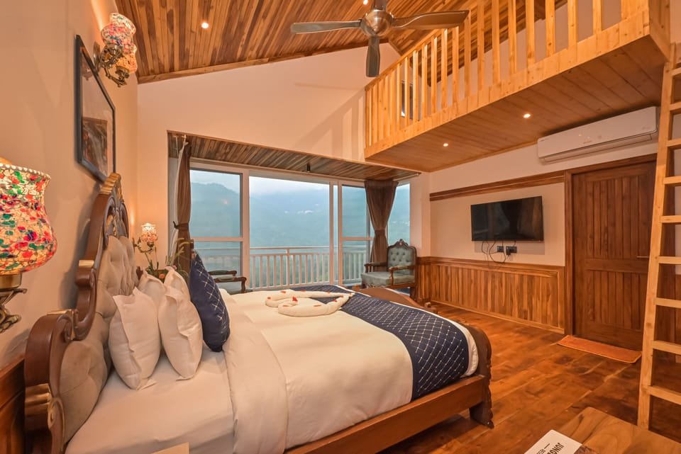 Luxury Villa | Frette Italian sheets, premium bedding, down comforters, pillowtop beds