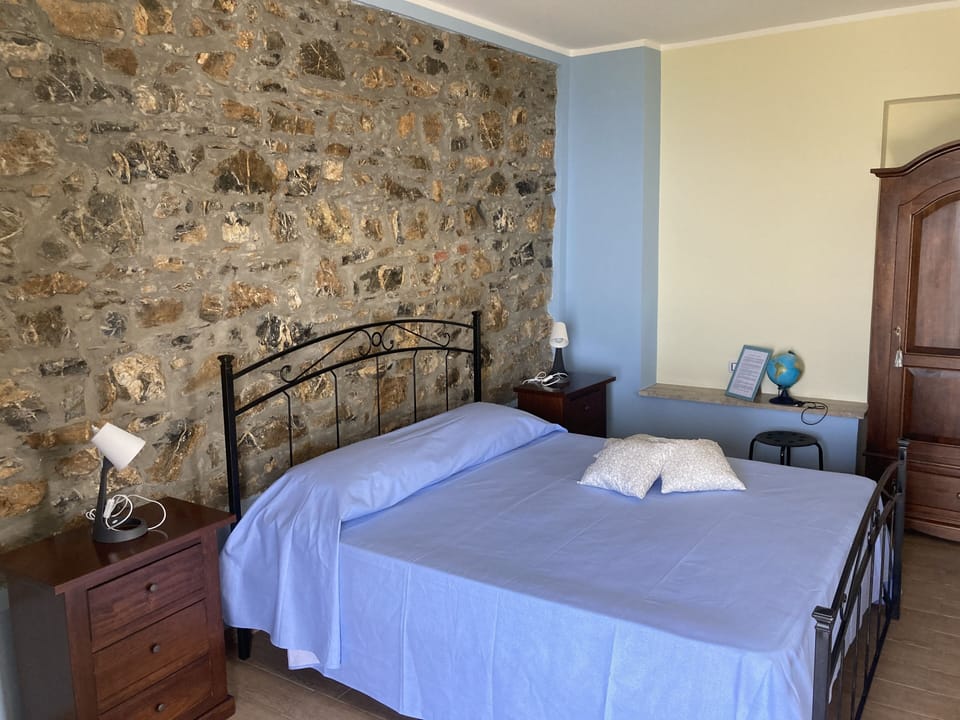 Minibar, desk, rollaway beds, free WiFi