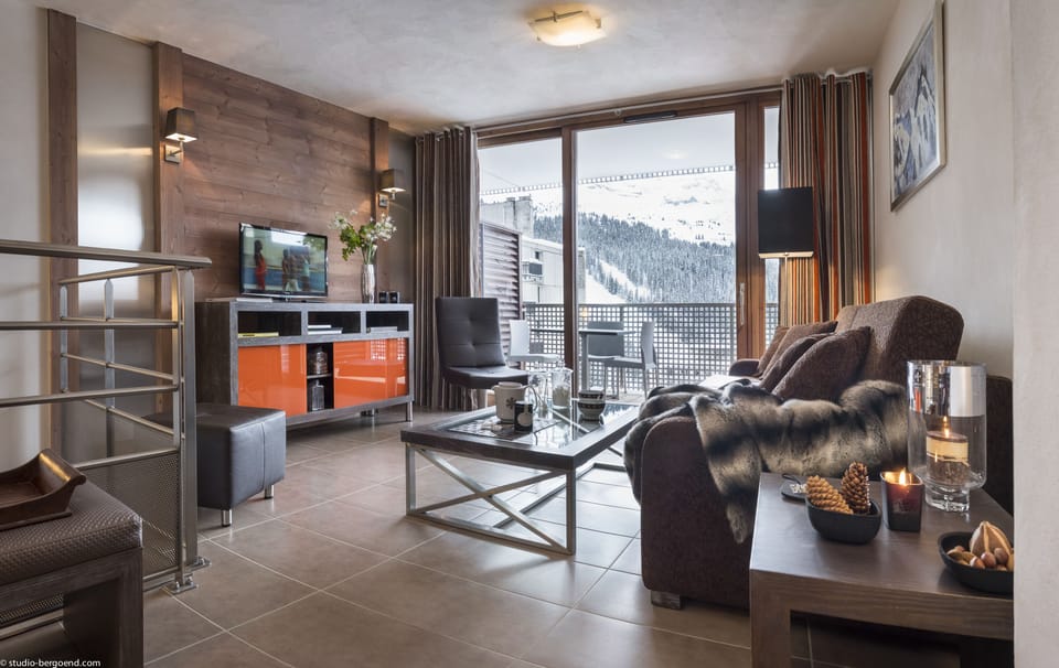 Apartment, 2 Bedrooms | Private kitchen | Fridge, microwave, oven, stovetop