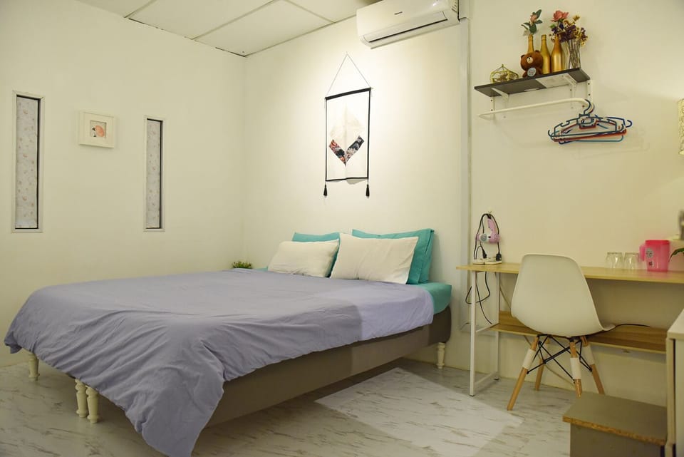 Design Double Room, 1 King Bed | Down comforters, desk, iron/ironing board, free WiFi