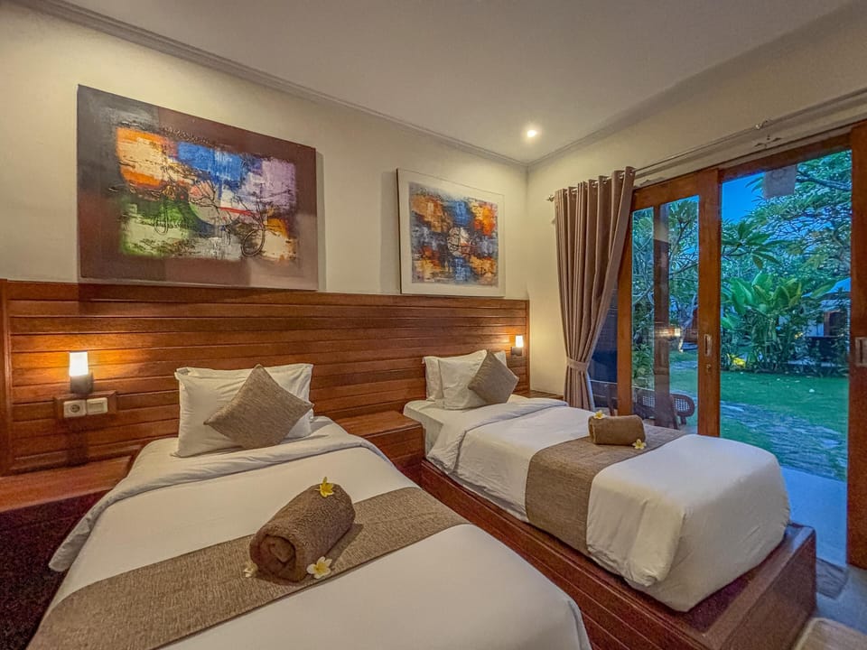 Standard Twin Room | Minibar, in-room safe, soundproofing, free WiFi