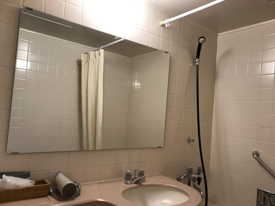 Double Room | Bathroom | Combined shower/tub, deep soaking tub, rainfall showerhead
