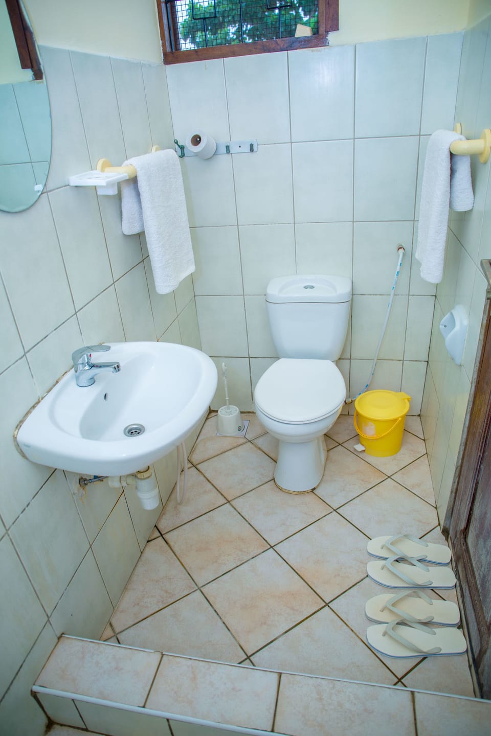 Deluxe Double Room | Bathroom | Shower, bathrobes, slippers, towels