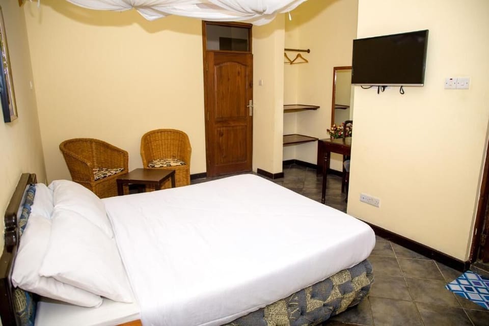 Desk, rollaway beds, free WiFi, bed sheets