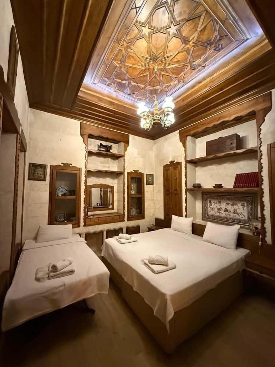 Triple Room | Minibar, in-room safe, desk, blackout drapes