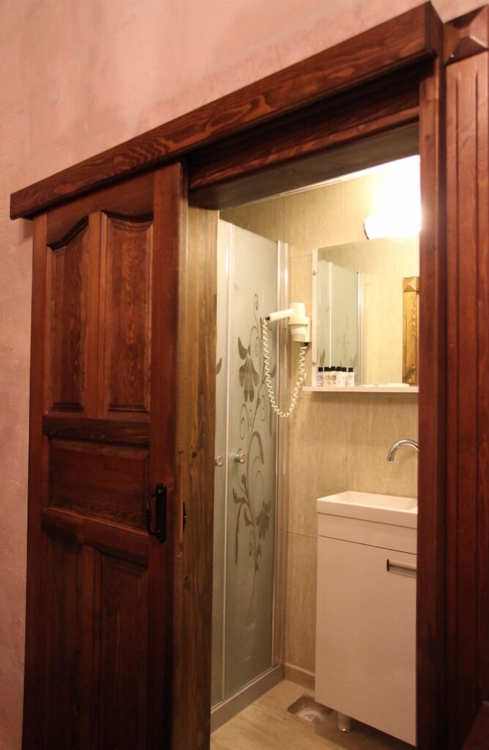 Bathroom sink