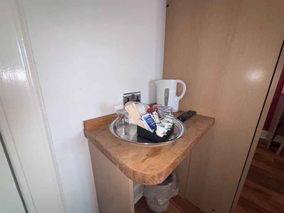 Comfort Triple Room | Iron/ironing board, free WiFi, bed sheets