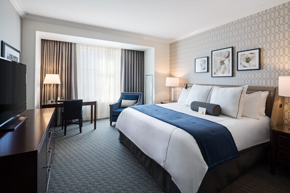 Premium bedding, in-room safe, desk, blackout drapes