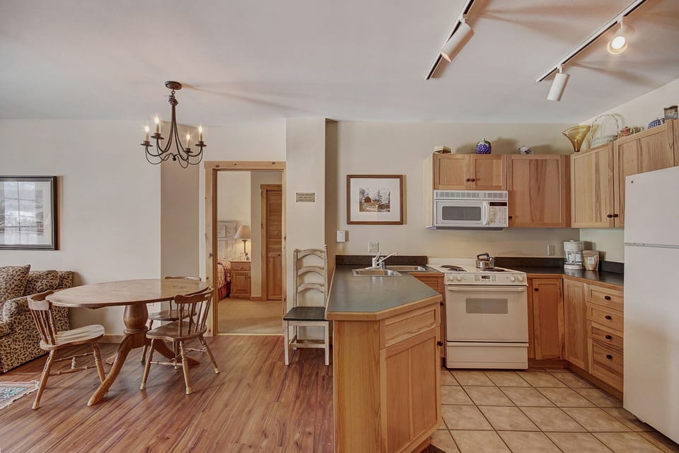 Condo, 2 Bedrooms | Private kitchen | Coffee/tea maker, fridge, oven, toaster