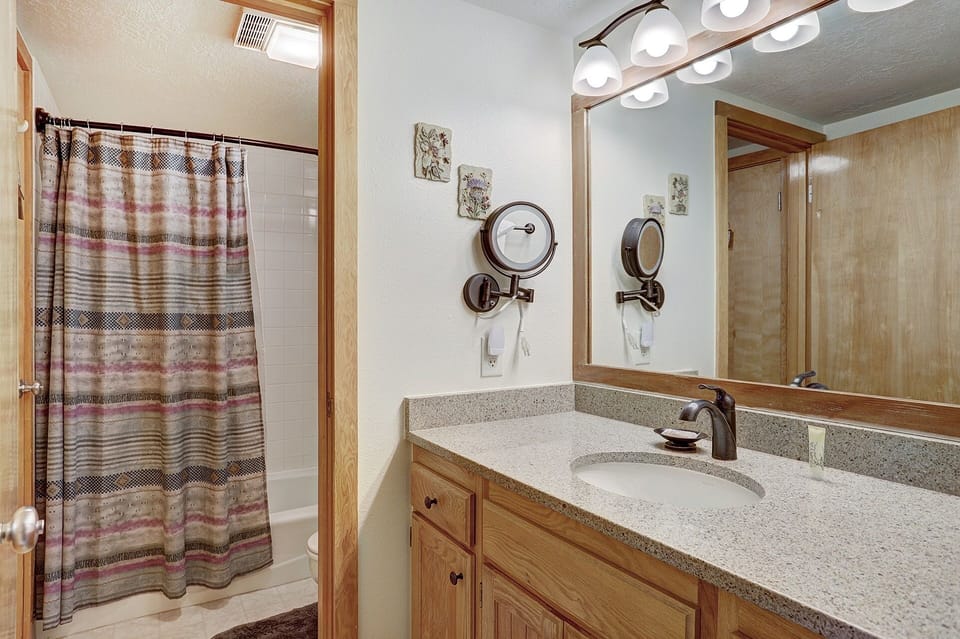 2072 The Pines Apartment in Keystone
