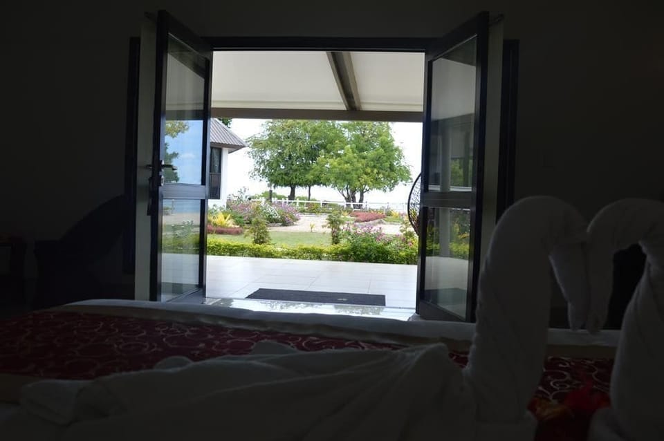 In-room safe, iron/ironing board, bed sheets
